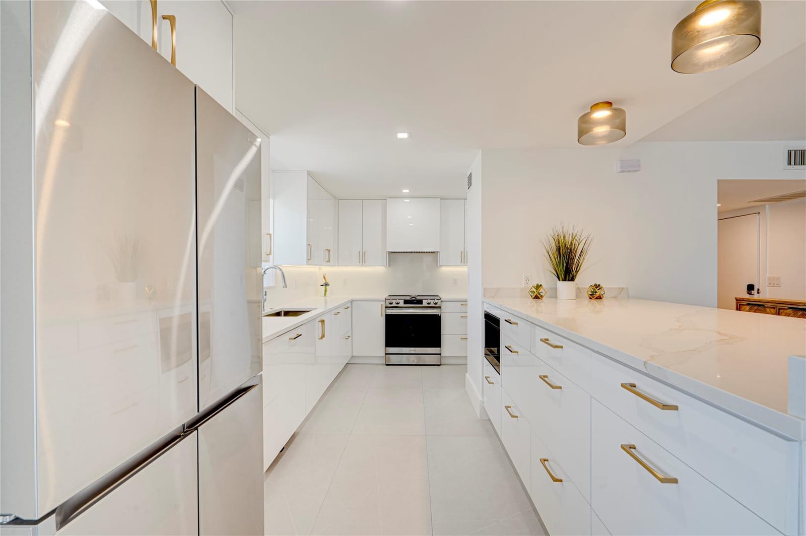 3430 Galt Ocean Drive 1011 — photo 9