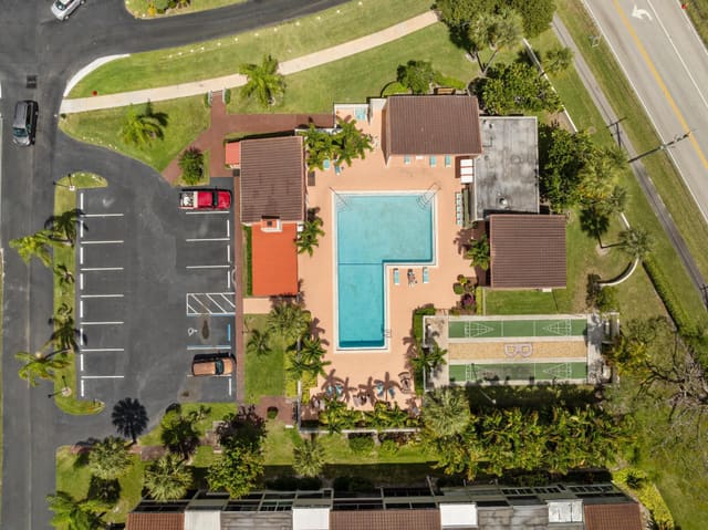 2540 Boundbrook Boulevard 110, Palm Springs, FL 33406