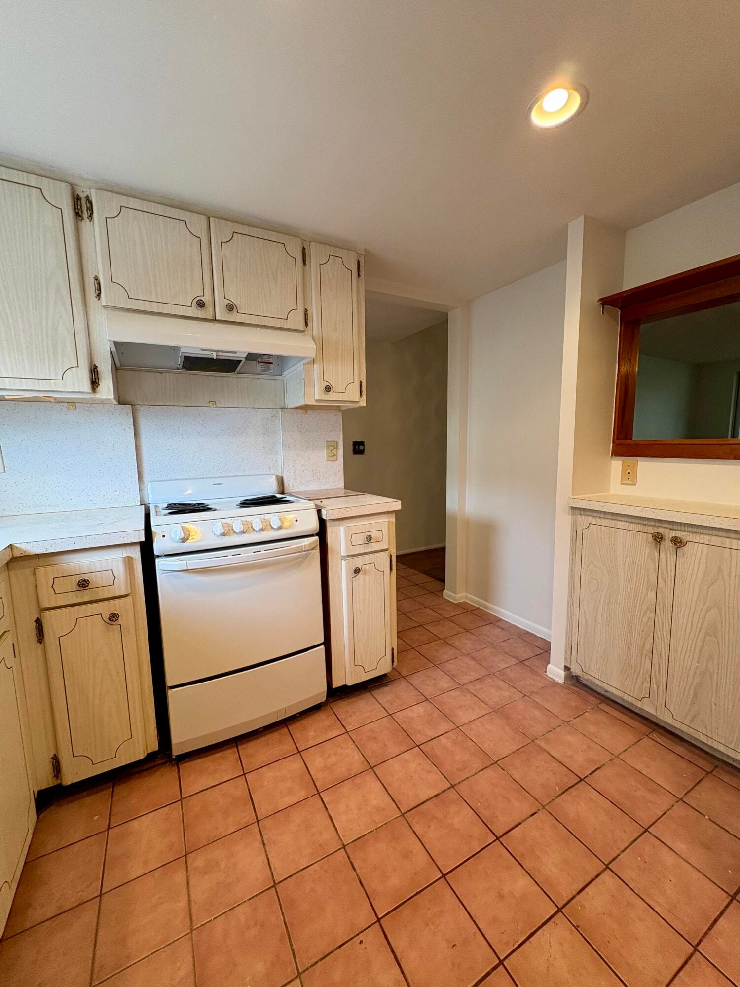 2540 Boundbrook Boulevard 110, Palm Springs, FL 33406 photo 9