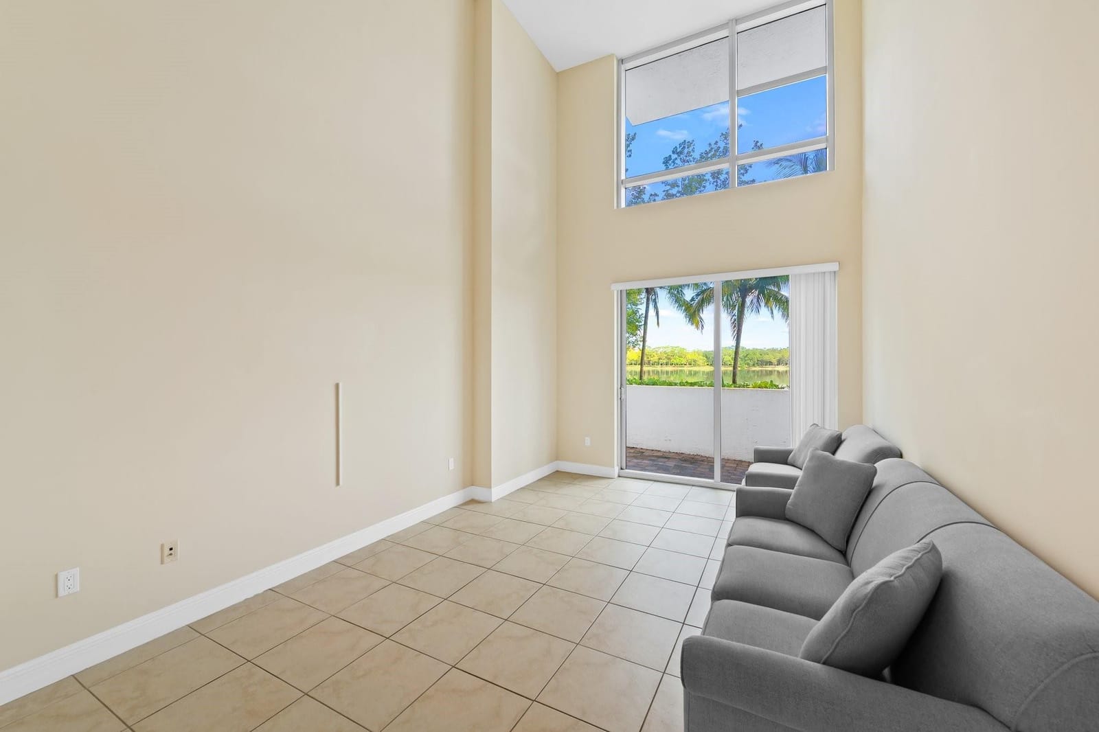 2641 N Flamingo Road TH7 — photo 3