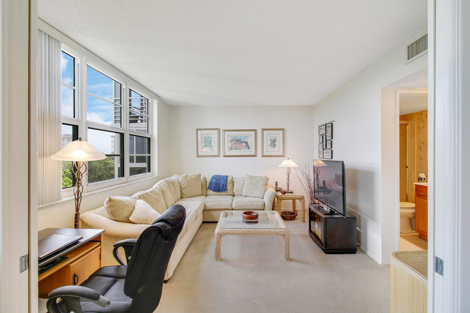 4015 W Palm Aire Drive 704 — photo 11