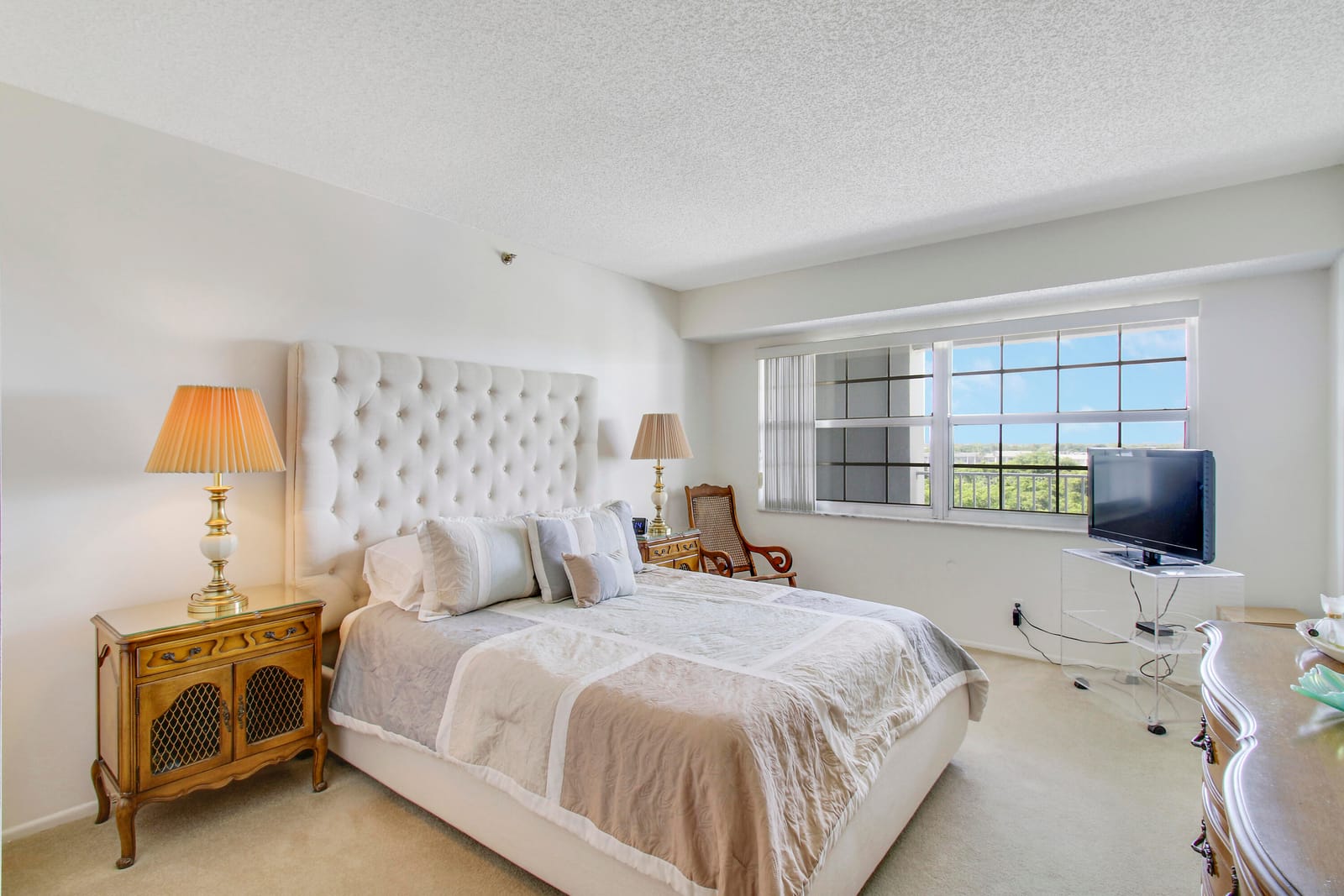 4015 W Palm Aire Drive 704 — photo 12