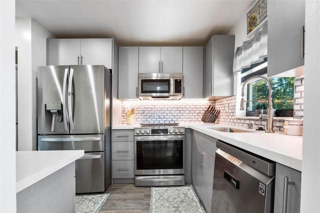 10123 Sunrise Lakes Boulevard 307, sold in Sunrise Lakes Phase Iv, Sunrise, FL