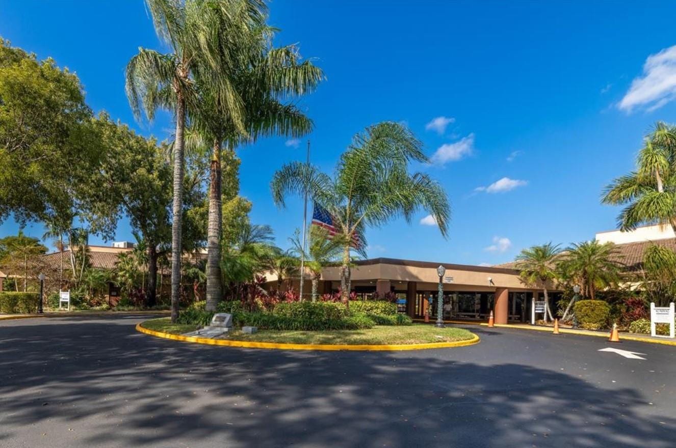 9460 Sunrise Lake Boulevard 212, Sunrise, FL 33322 photo 28