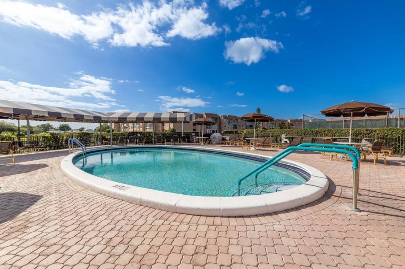 9460 Sunrise Lake Boulevard 212, Sunrise, FL 33322 photo 30