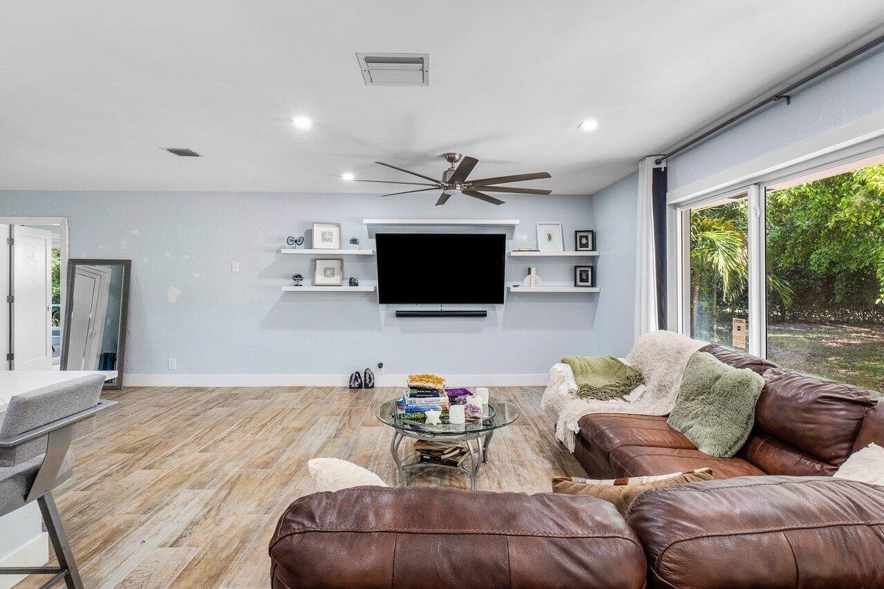 3907 Sherwood Boulevard, Delray Beach, FL 33445 photo 12
