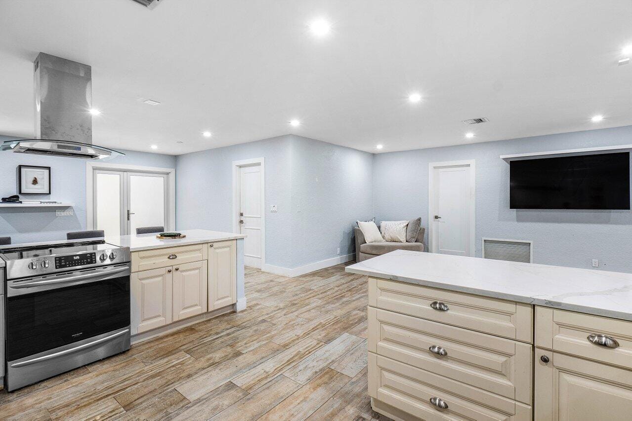 3907 Sherwood Boulevard, Delray Beach, FL 33445 photo 9