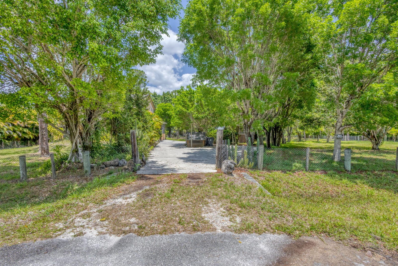 13705 Persimmon Boulevard — photo 3