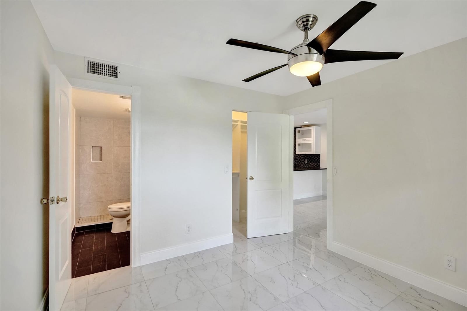 2920 NE 8th Terrace 202, Oakland Park, FL 33334 photo 16