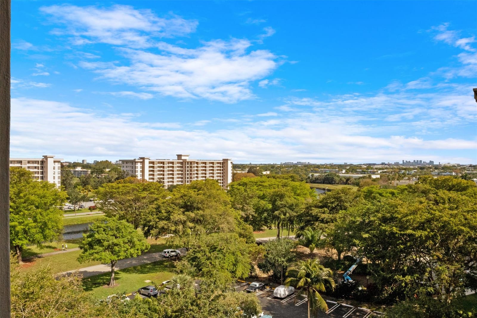 605 Oaks Drive 905, Pompano Beach, FL 33069 photo 14