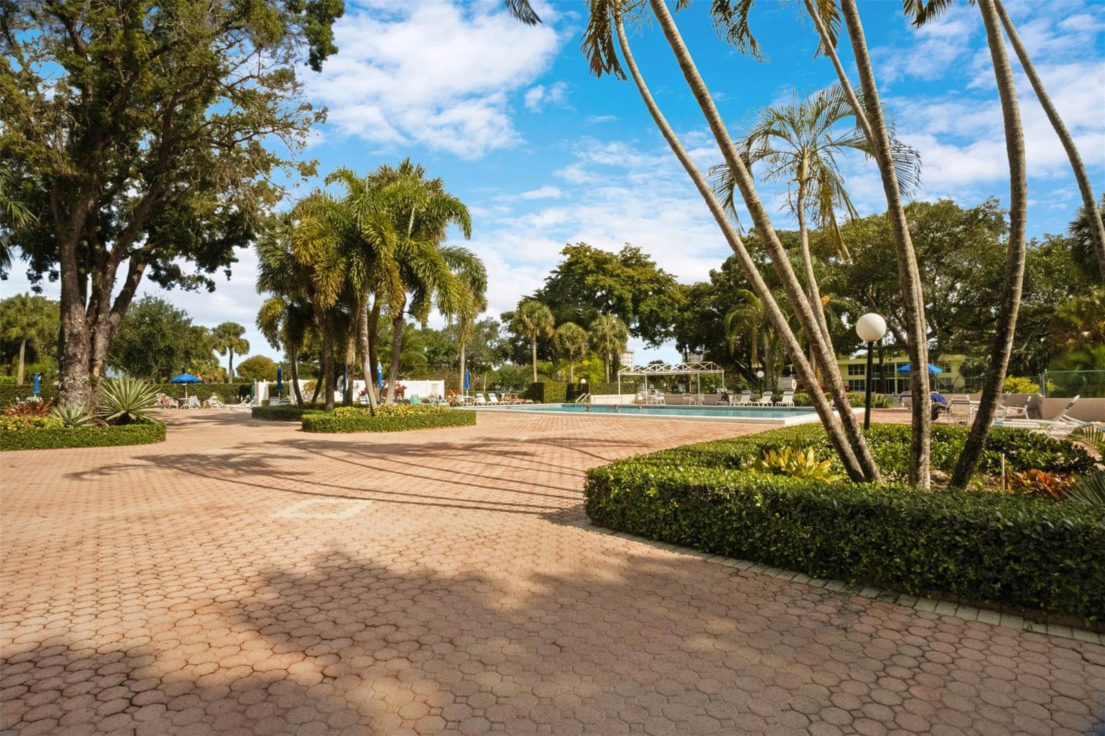605 Oaks Drive 905, Pompano Beach, FL 33069 photo 25