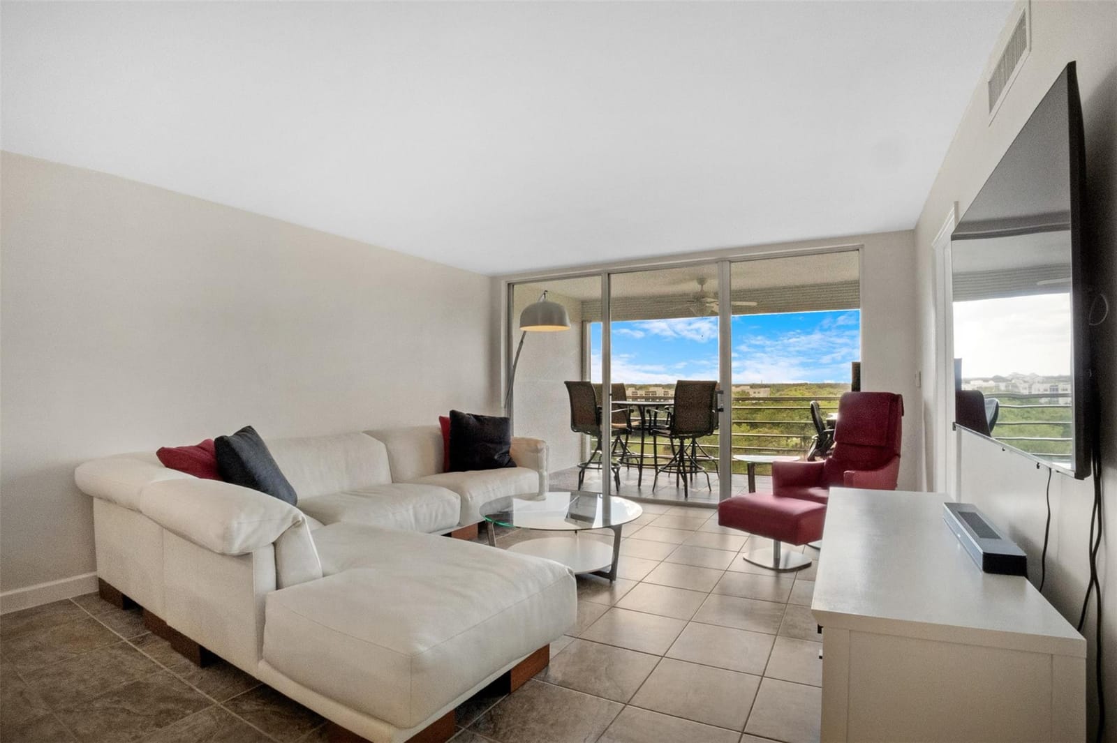 605 Oaks Drive 905 — photo 10