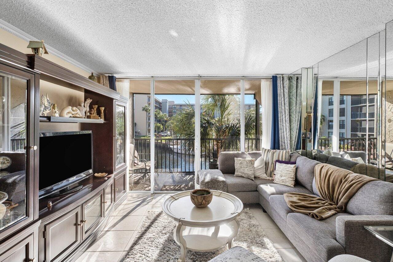 10 Royal Palm Way Unit 202, Boca Raton, FL 33432 photo 11