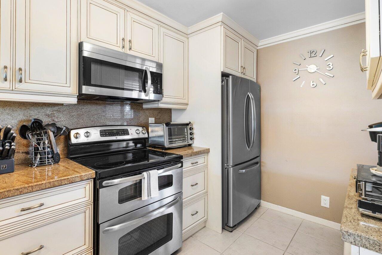 10 Royal Palm Way Unit 202, Boca Raton, FL 33432 photo 6