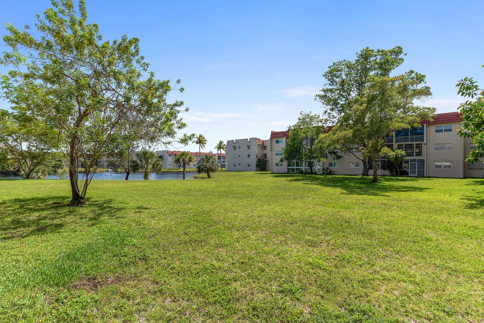 8000 Sunrise Lakes Drive E 112, Sunrise, FL 33322 photo 20