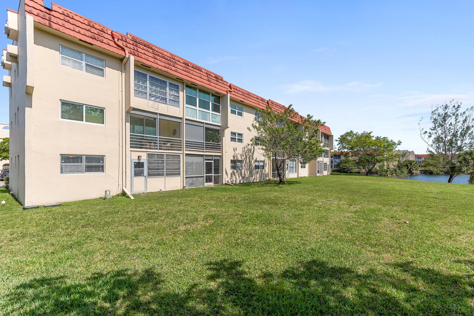 8000 Sunrise Lakes Drive E 112, Sunrise, FL 33322 photo 21