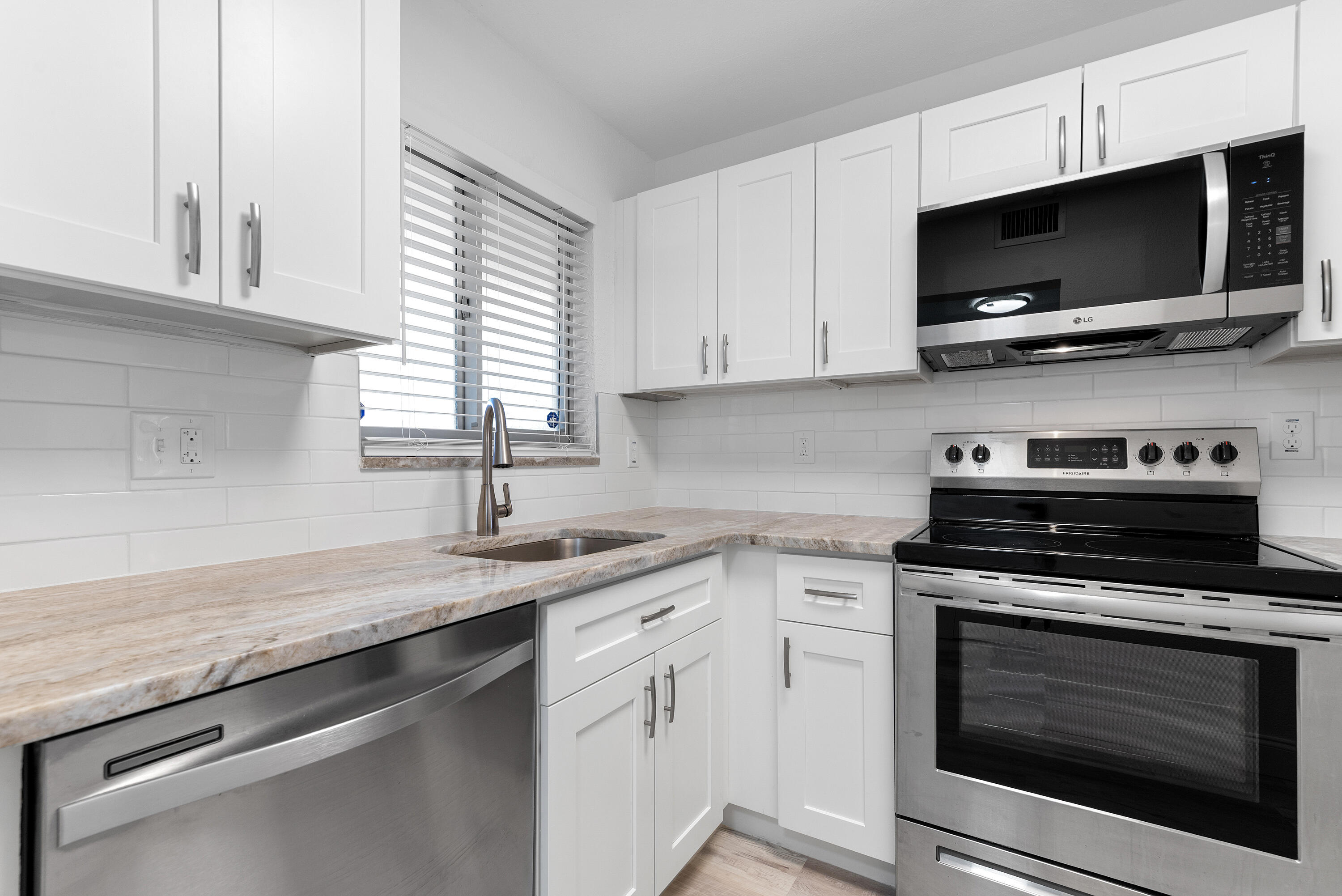 8000 Sunrise Lakes Drive E 112, Sunrise, FL 33322, Sunrise