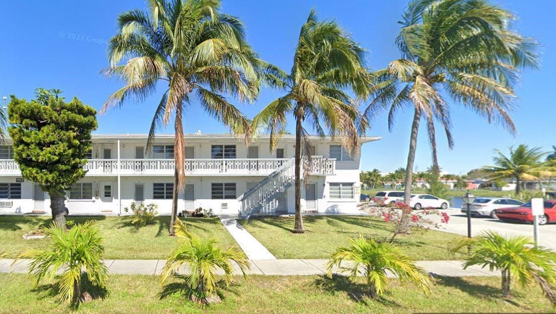 15 NW 204 Street 19, Miami Gardens, FL 33169