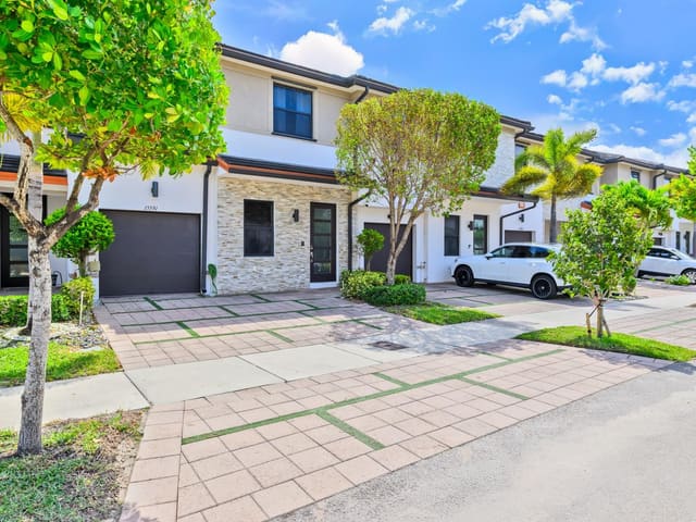 15591 NW 91st Court, Miami Lakes, FL 33018