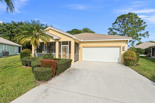 852 NW Sarria Court, sold in Kings Isle Phase Vii-B Replat, Port St Lucie, FL