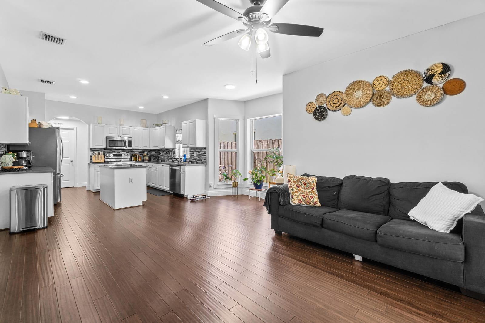7501 Colony Palm Drive — photo 2