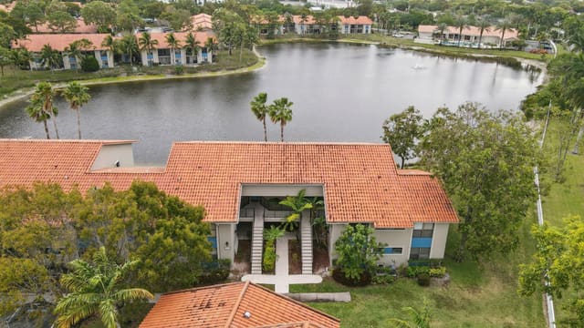 1520 Windorah B Way B, West Palm Beach, FL 33411