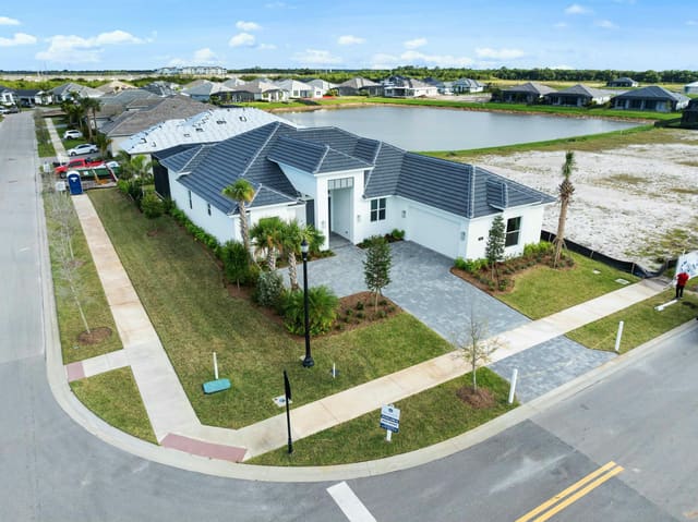 13921 SW Belterra Drive, Port St. Lucie, FL 34987