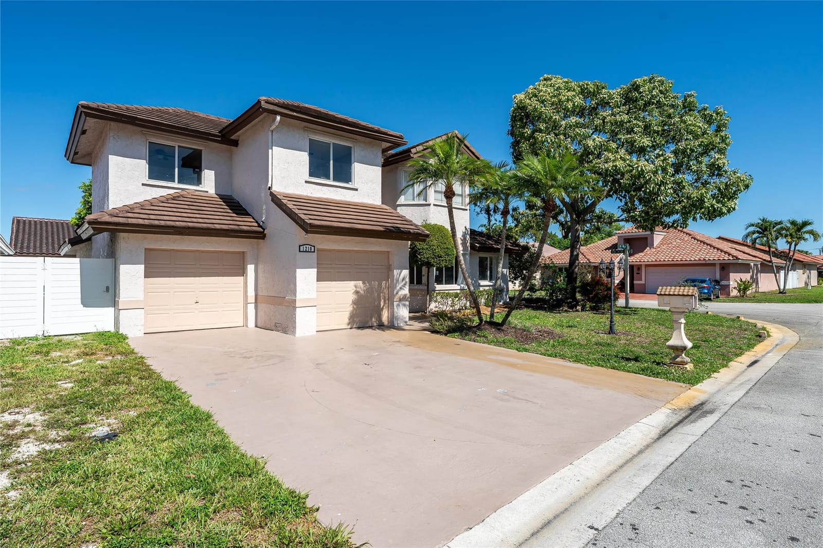 1210 115th Avenue, Pembroke Pines, FL 33025