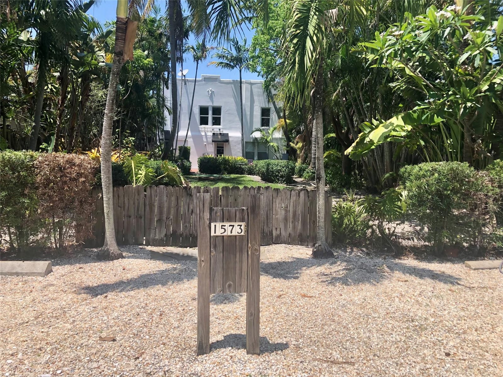 1573 NE 33rd Street, Oakland Park, FL 33334