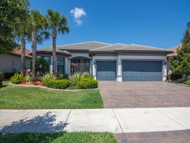 5082 Monroe Circle, Vero Beach, FL 32967