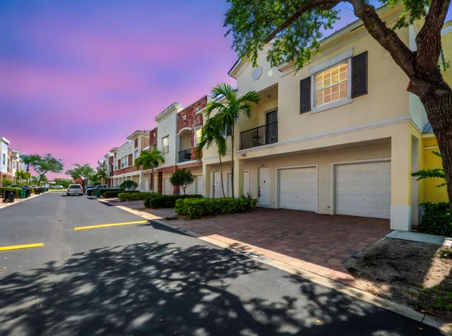 10520 SW Stephanie Way 2-202, Port St. Lucie, FL 34987