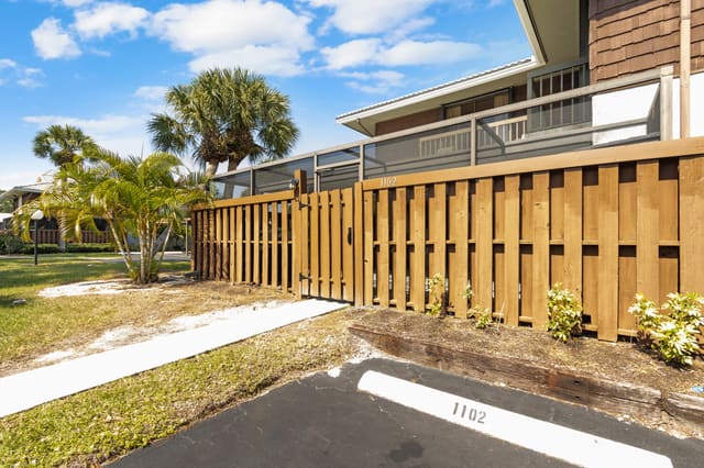 1102 SE Sir Lancelot Drive B, sold in Camelot Gardens Phases 1 Thru 11, Port St Lucie, FL