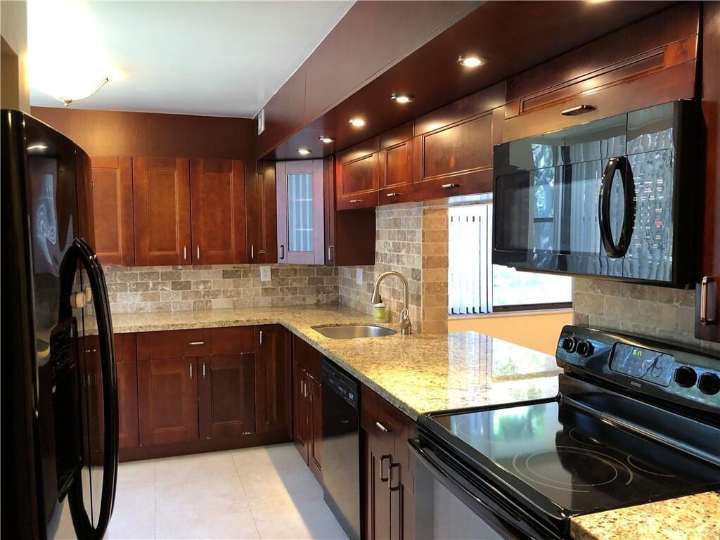 6800 Cypress Road 215, Plantation, FL 33317