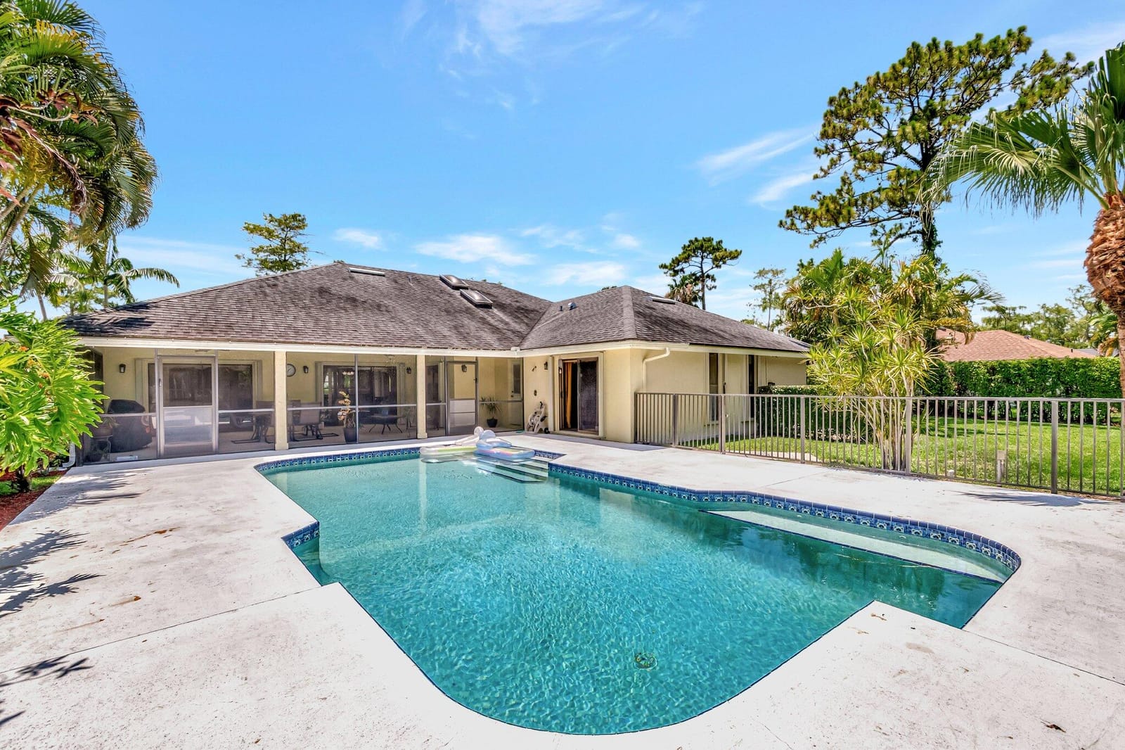 15385 Cedar Bluff Place, Wellington, FL 33414 photo 4