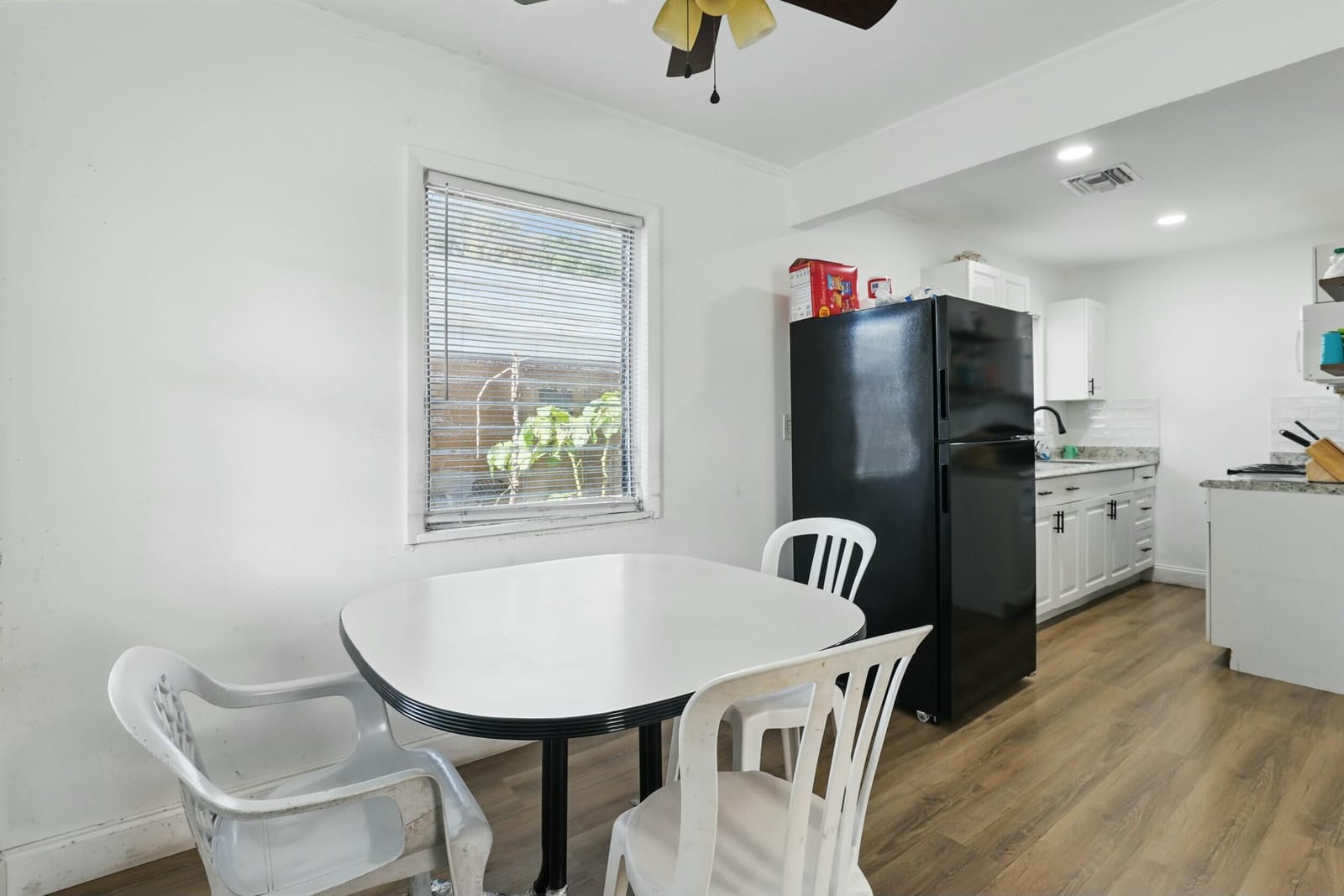 424 S E Street — photo 9