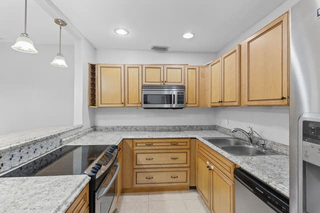 1920 Palmland Drive C, sold in Palmland Villas I Condo, Boynton Beach, FL