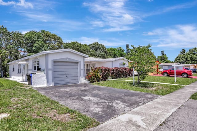 3960 NW 45th Avenue, sold in Oakland Estates Sec Eight, Lauderdale Lakes, FL