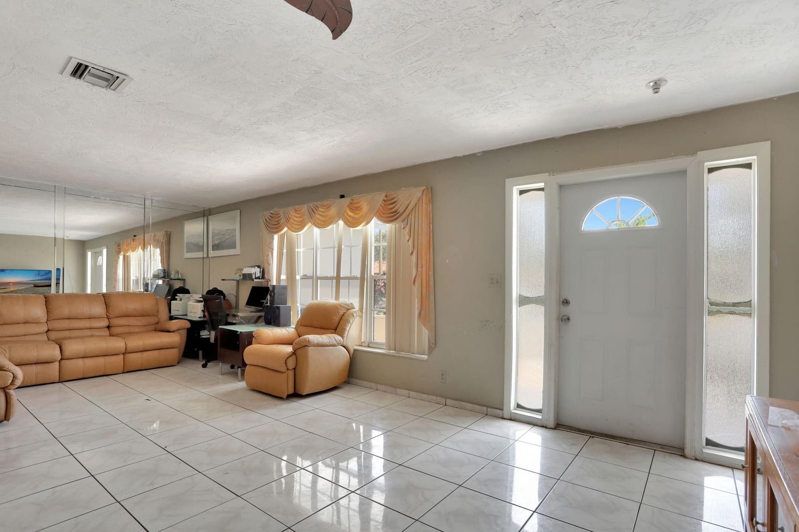 3960 NW 45th Avenue, Lauderdale Lakes, FL 33319 photo 2