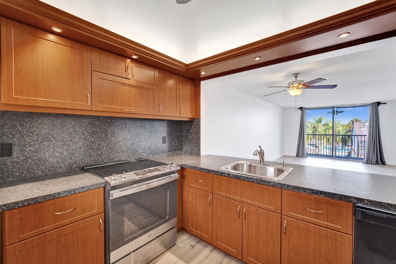 7175 Orange Drive 322 — photo 7