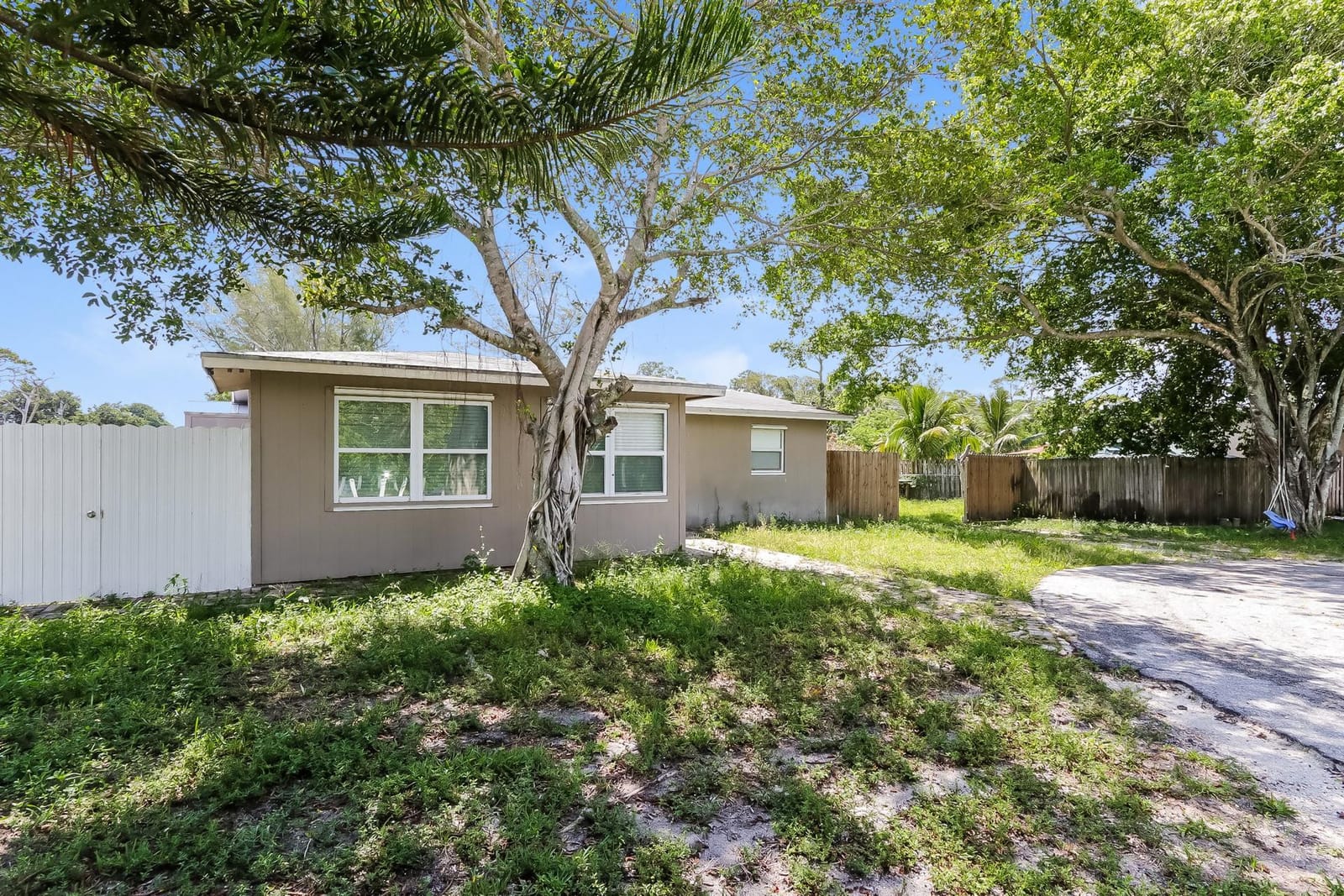 480 Caroline Avenue, West Palm Beach, FL 33413 photo 5