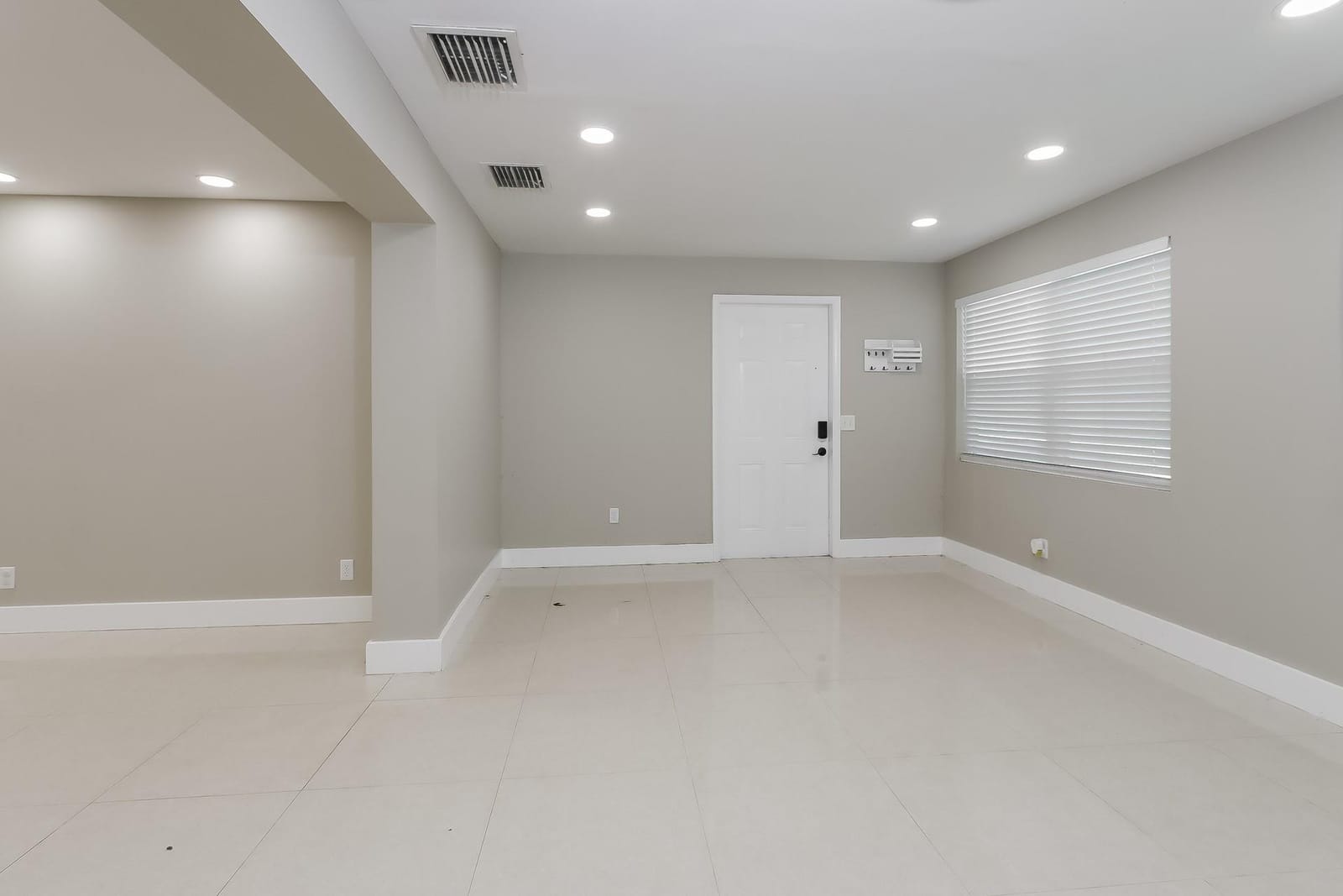 480 Caroline Avenue, West Palm Beach, FL 33413 photo 9