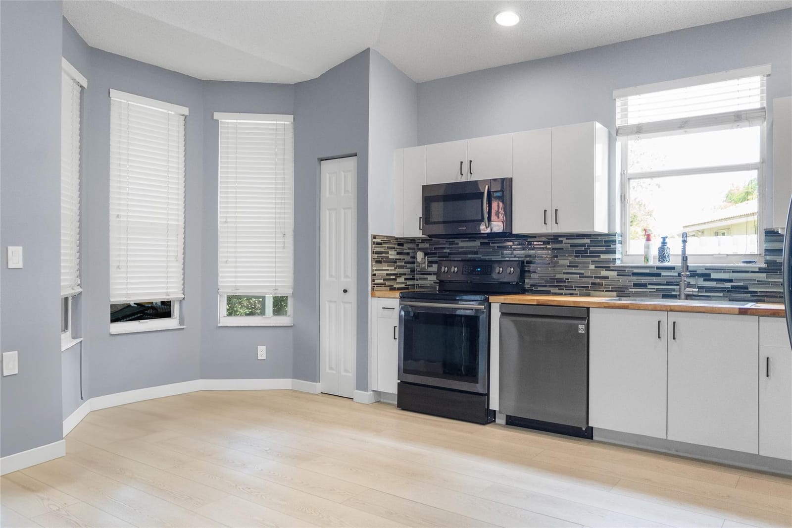 801 NW 130th Avenue — photo 3