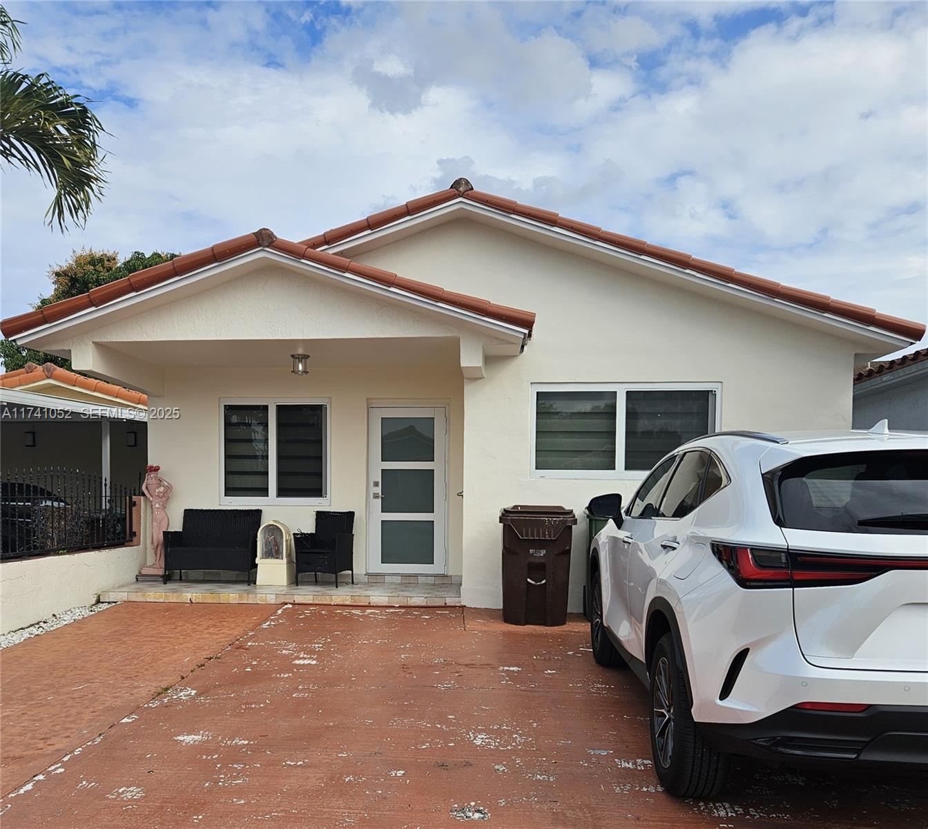 4197 W 10th Avenue, Hialeah, FL 33012, Hialeah
