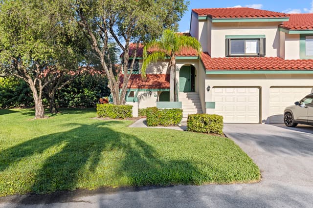 23 Lexington Lane W A, Palm Beach Gardens, FL 33418