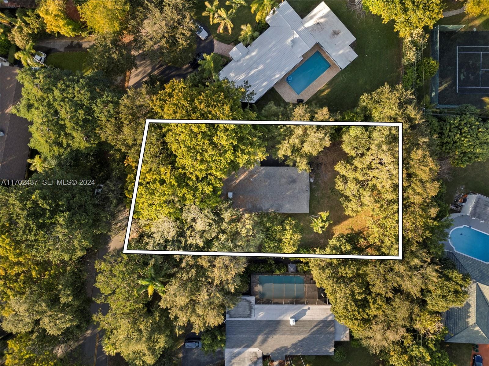 12725 SW 80th Avenue, Pinecrest, FL 33156