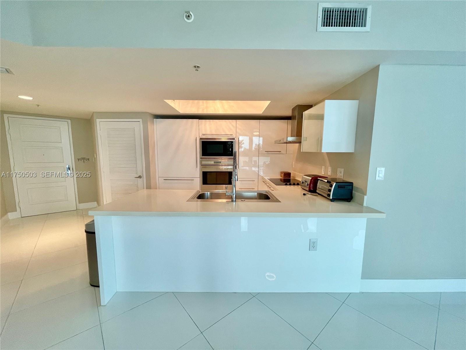 150 Sunny Isles Boulevard 1-501, Sunny Isles Beach, FL 33160 photo 13