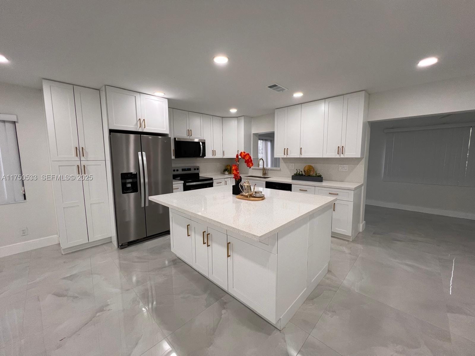 2807 NW 9th Street, Fort Lauderdale, FL 33311 photo 4