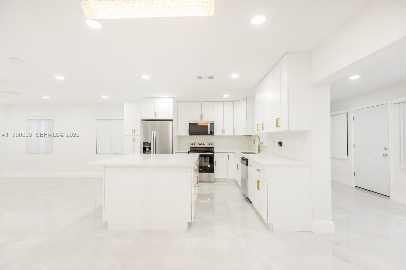 2807 NW 9th Street, Fort Lauderdale, FL 33311 photo 5