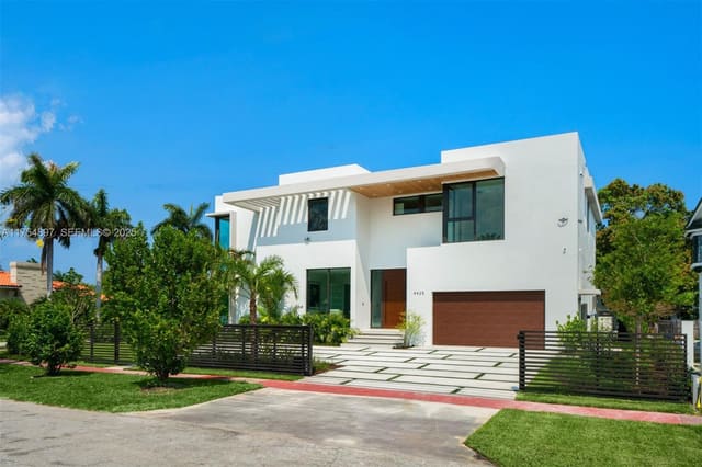4425 Adams Avenue, sold in Nautilus Extension 5th, Miami Beach, FL