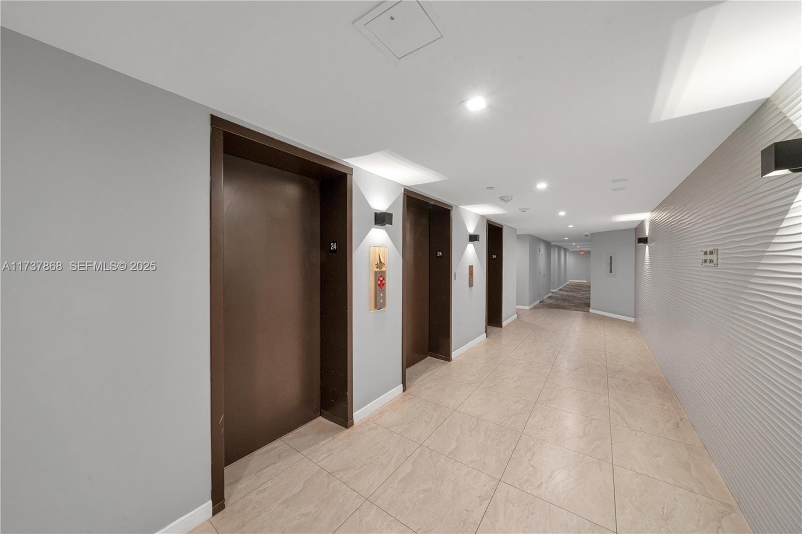 2555 Collins Avenue 2404, Miami Beach, FL 33140 photo 16